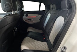 Valkoinen Mercedes-Benz GLC 2021 kuva 10.
