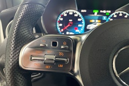 Valkoinen Mercedes-Benz GLC 2021 kuva 15.