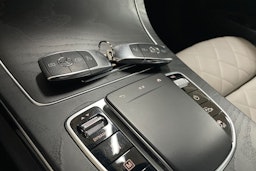 Valkoinen Mercedes-Benz GLC 2021 kuva 19.