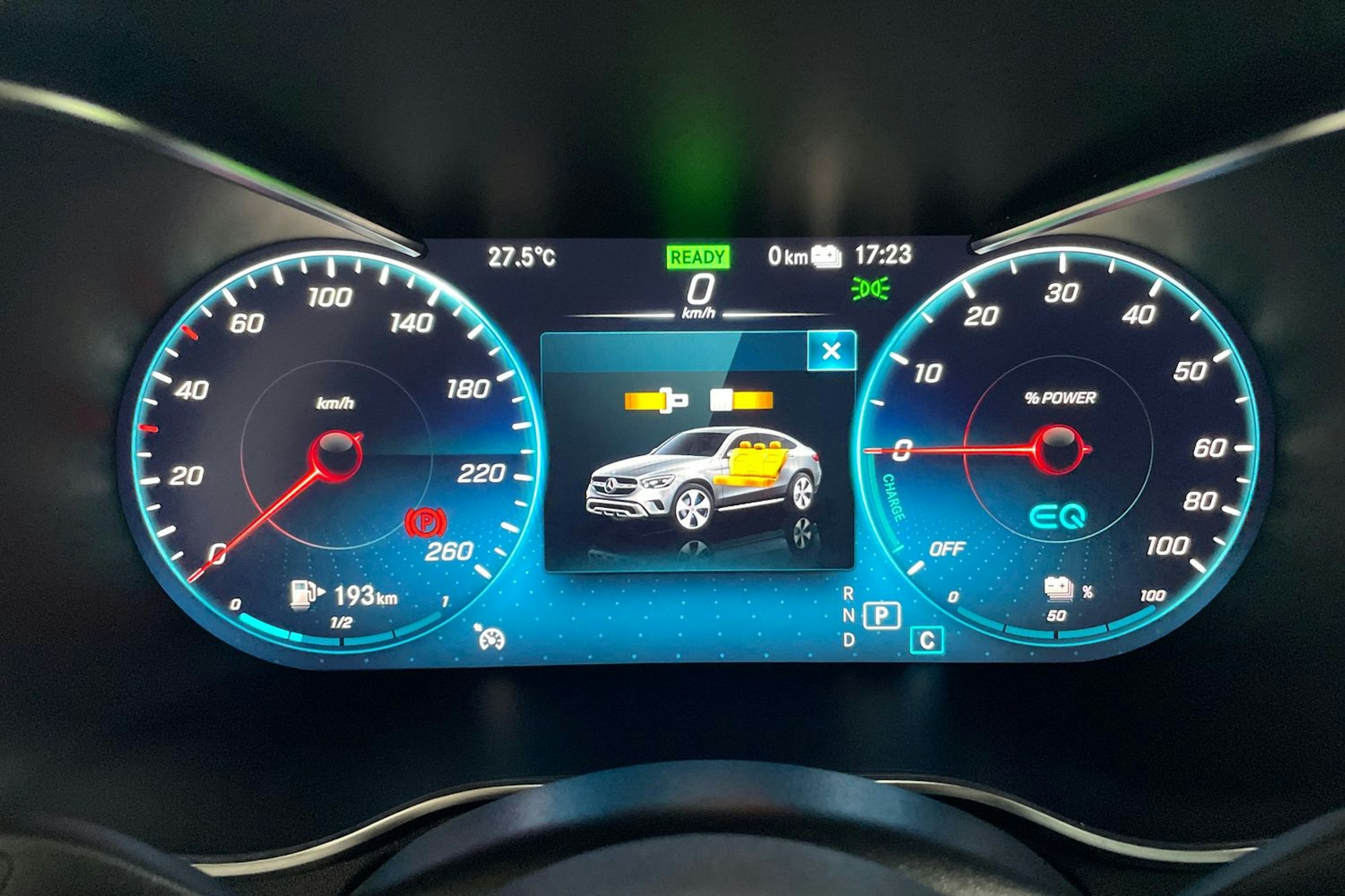 Valkoinen Mercedes-Benz GLC 2021 kuva 20.