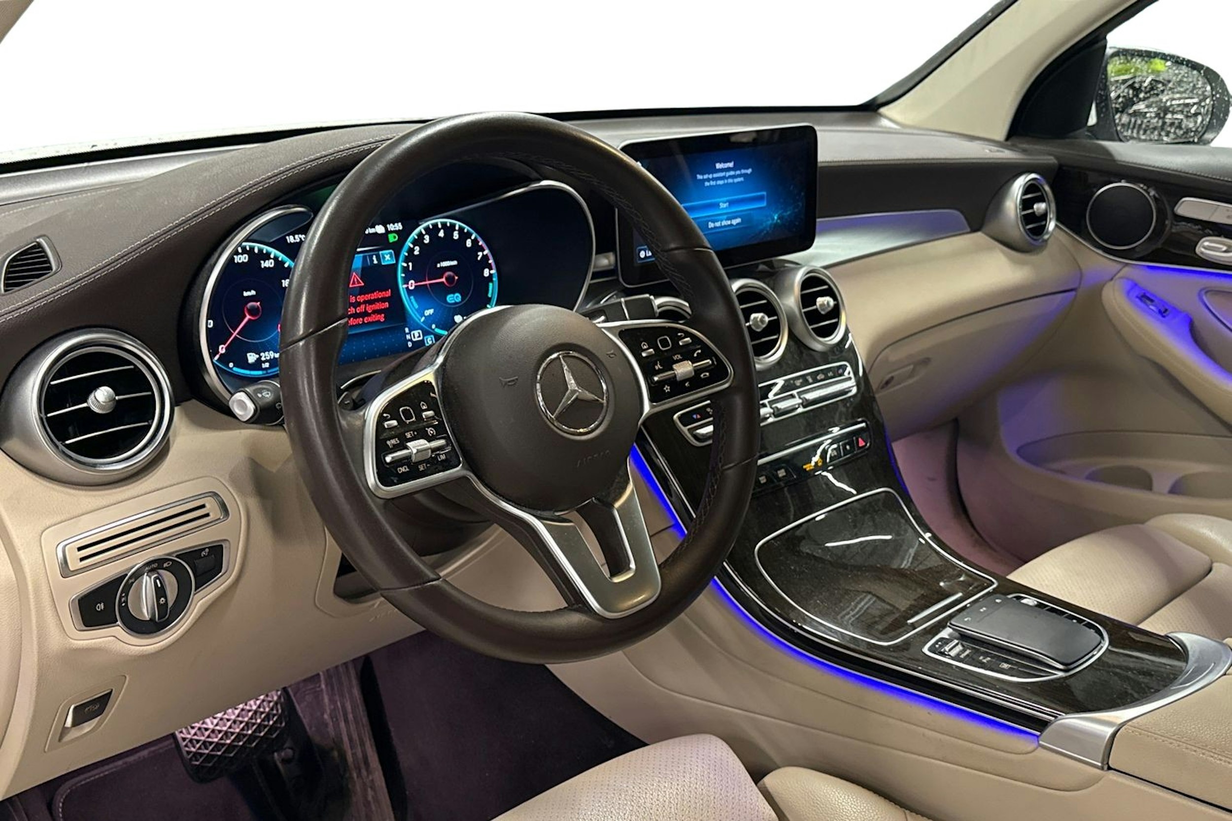 valkoinen Mercedes-Benz GLC 2021 kuva 3.