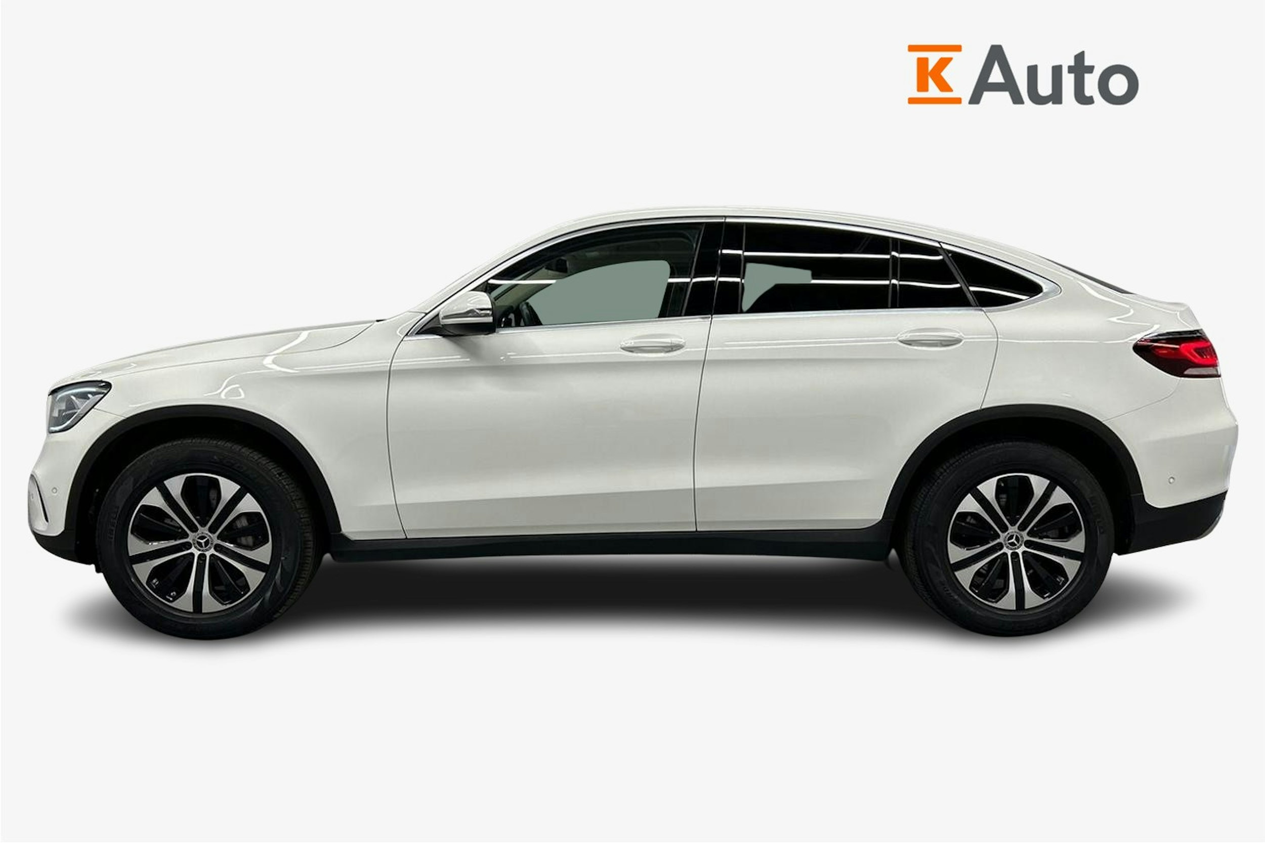 valkoinen Mercedes-Benz GLC 2021 kuva 6.
