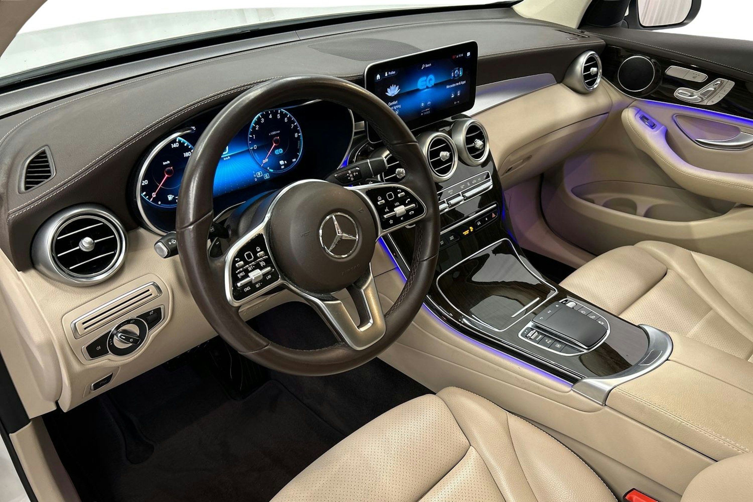 valkoinen Mercedes-Benz GLC 2021 kuva 7.