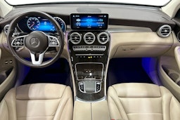 valkoinen Mercedes-Benz GLC 2021 kuva 9.