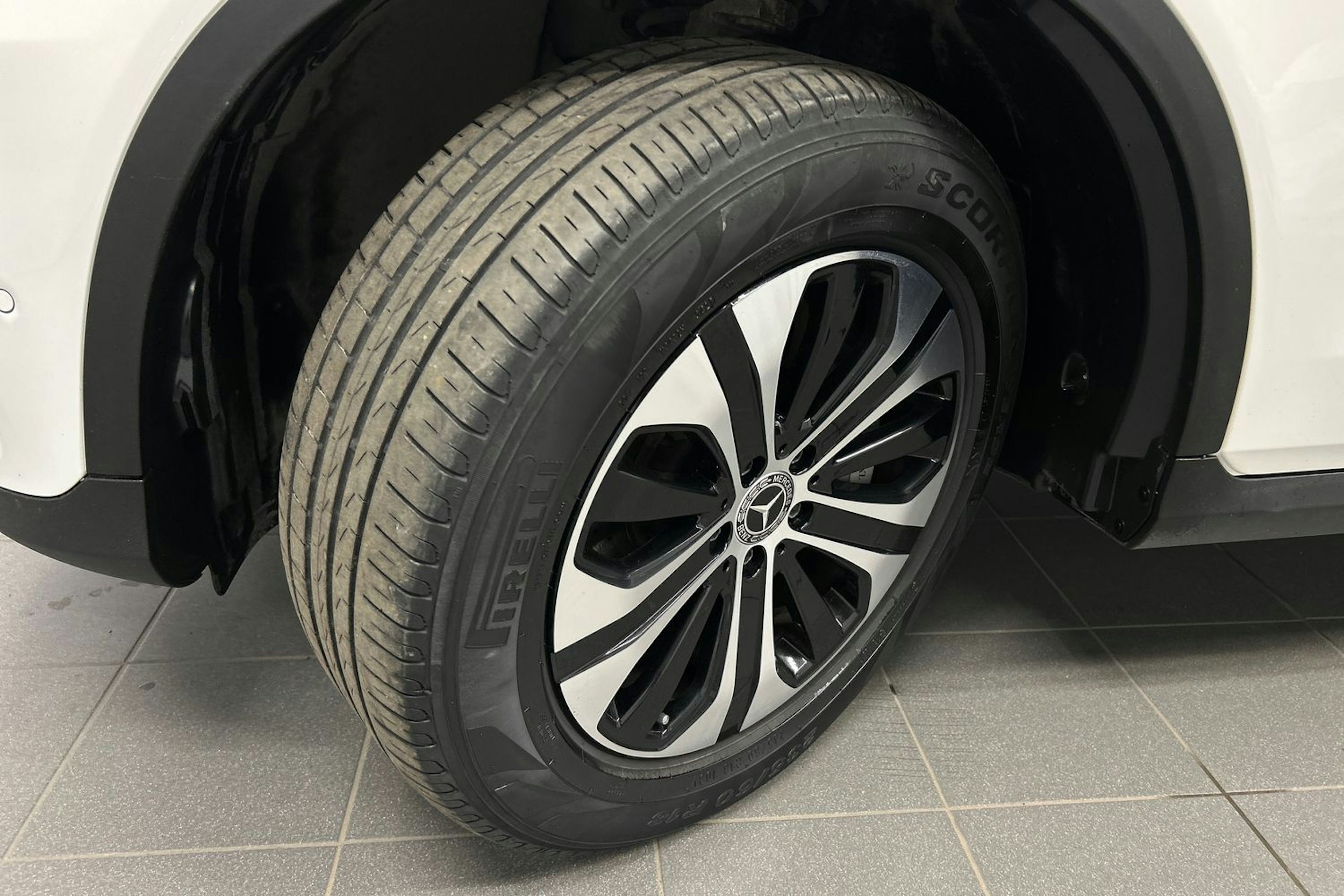 valkoinen Mercedes-Benz GLC 2021 kuva 13.