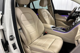 valkoinen Mercedes-Benz GLC 2021 kuva 14.