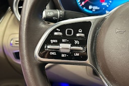 valkoinen Mercedes-Benz GLC 2021 kuva 19.