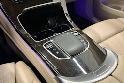 valkoinen Mercedes-Benz GLC 2021 kuva 26.