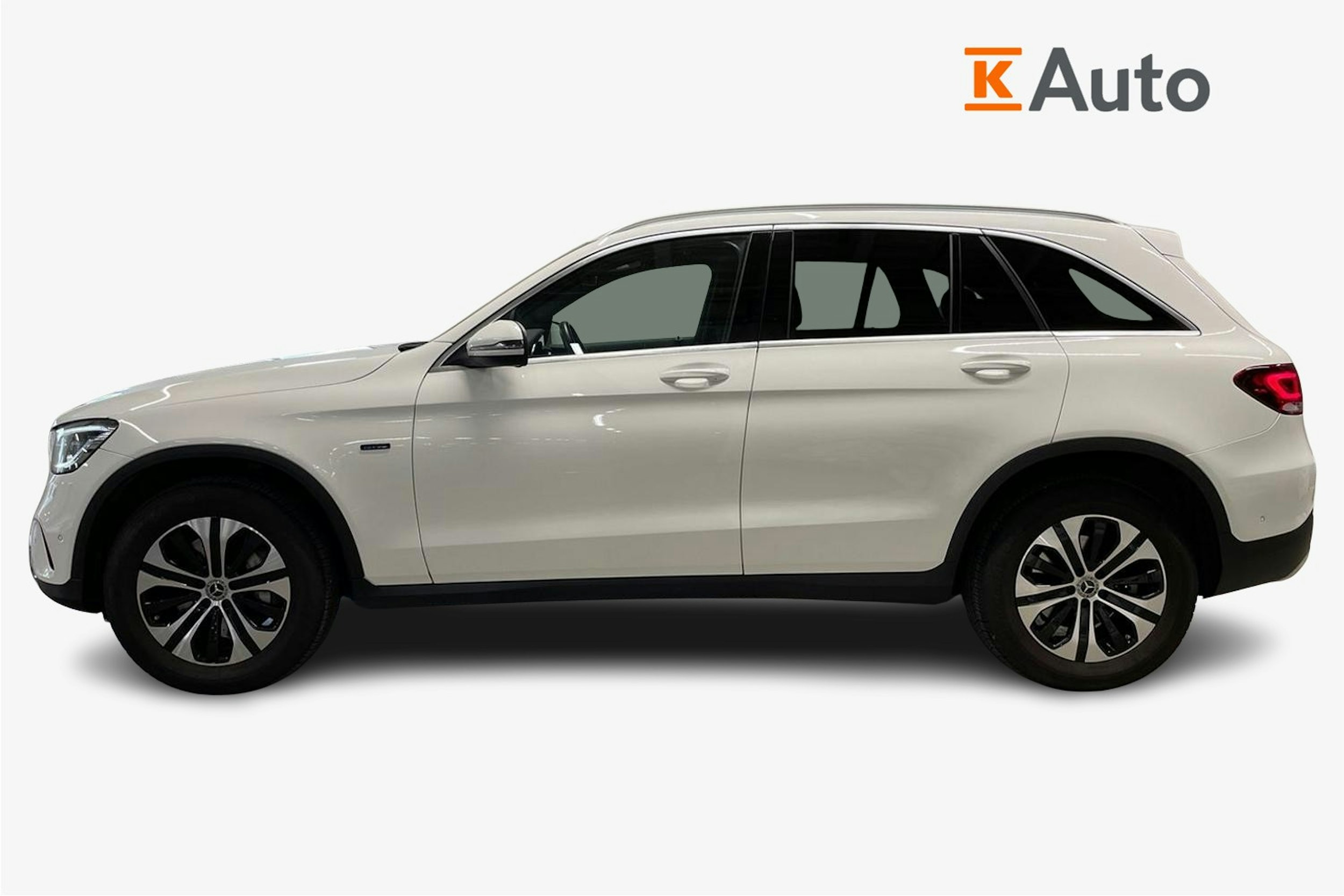 valkoinen Mercedes-Benz GLC 2021 kuva 6.