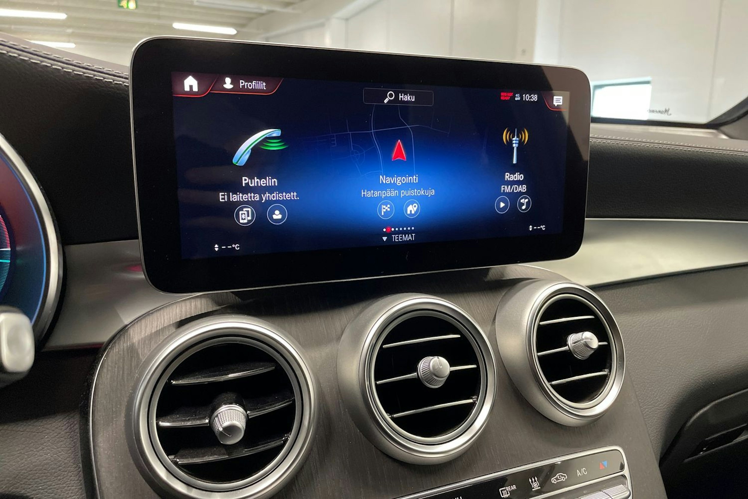 valkoinen Mercedes-Benz GLC 2021 kuva 17.