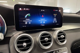 valkoinen Mercedes-Benz GLC 2021 kuva 17.