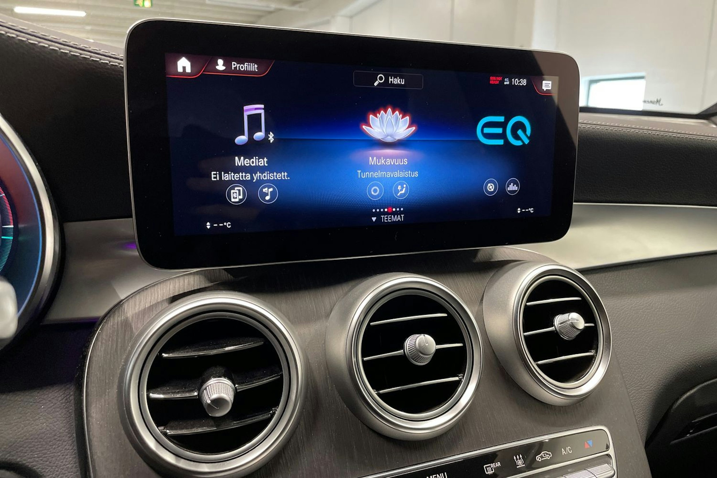 valkoinen Mercedes-Benz GLC 2021 kuva 18.