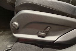 valkoinen Mercedes-Benz GLC 2021 kuva 30.