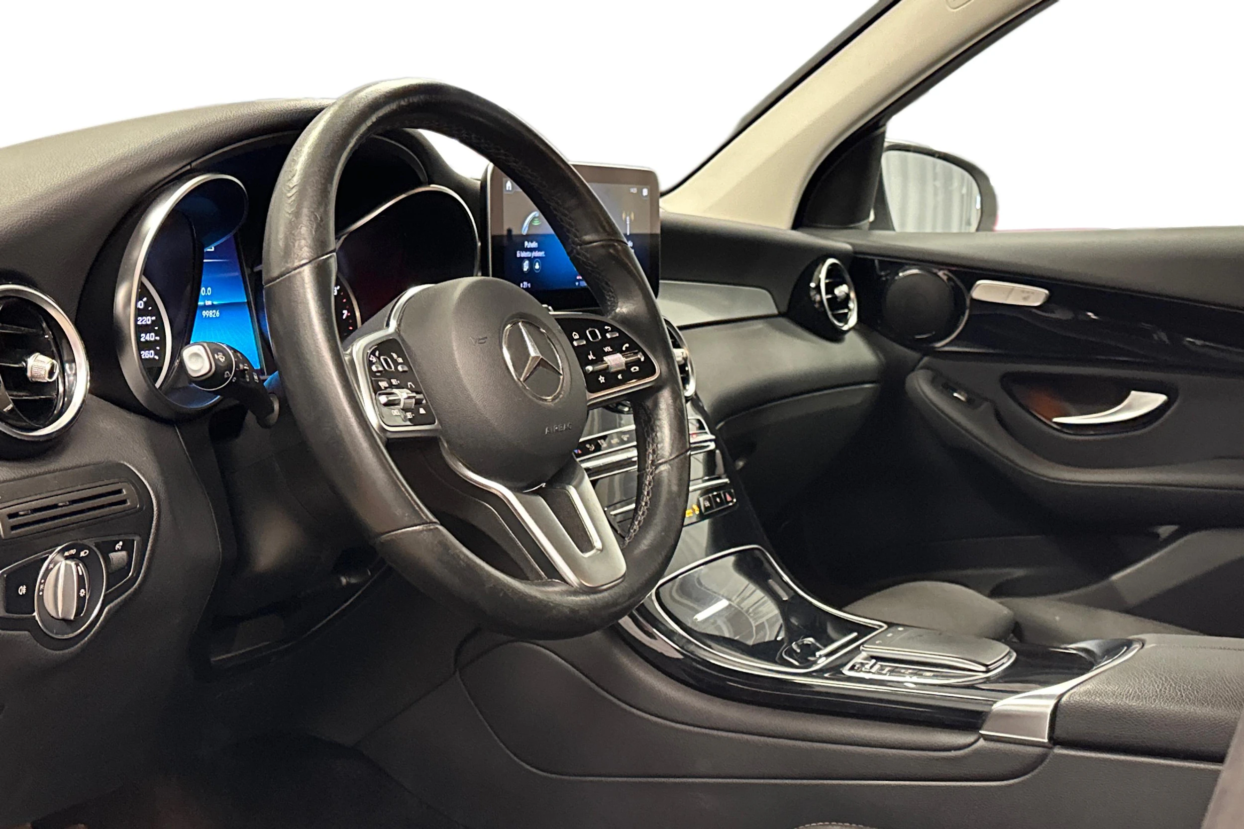 valkoinen Mercedes-Benz GLC 2021 kuva 6.