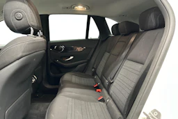 valkoinen Mercedes-Benz GLC 2021 kuva 8.