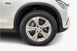 valkoinen Mercedes-Benz GLC 2021 kuva 9.