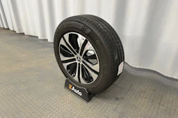 valkoinen Mercedes-Benz GLC 2021 kuva 10.