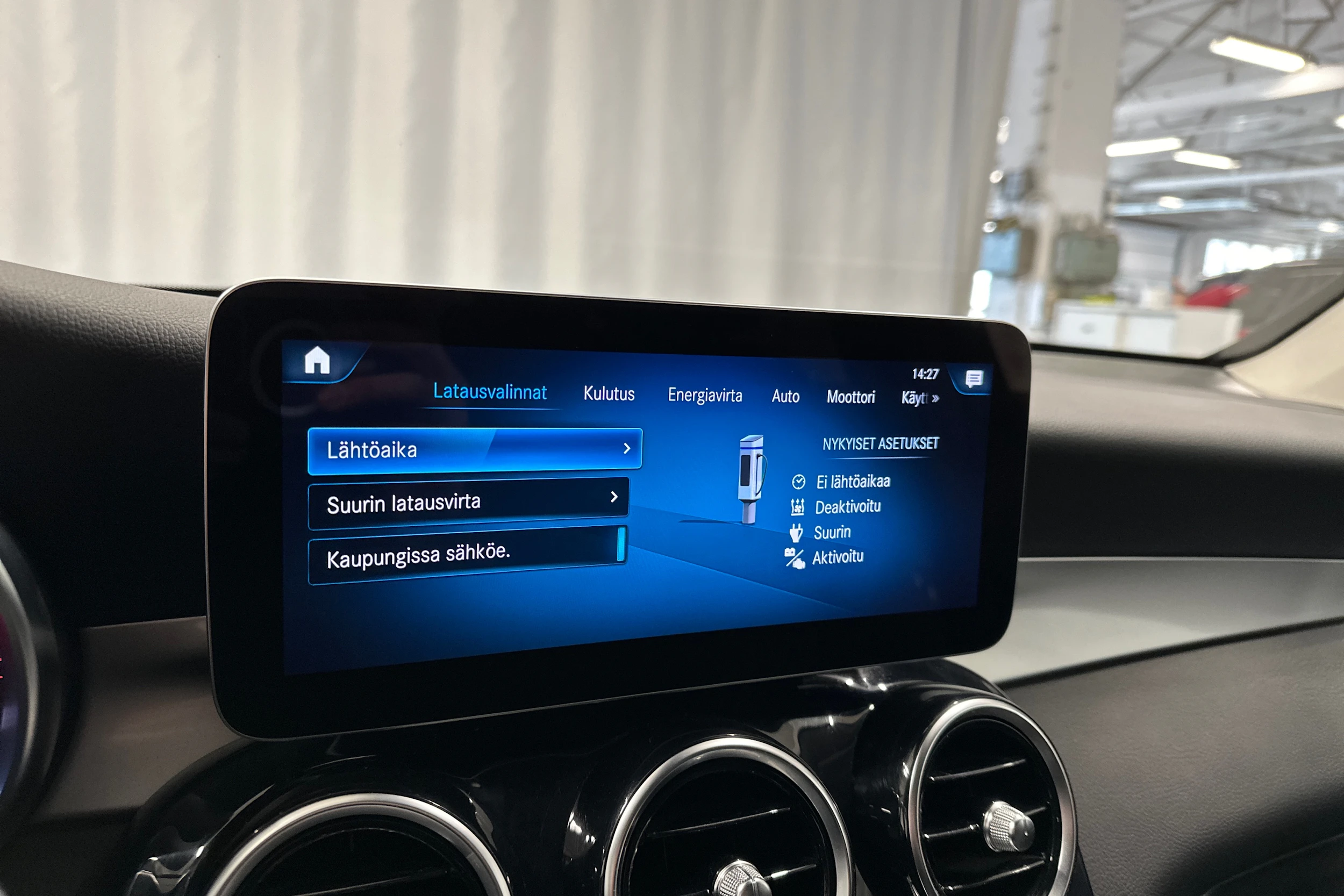 valkoinen Mercedes-Benz GLC 2021 kuva 19.