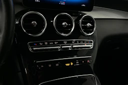 valkoinen Mercedes-Benz GLC 2021 kuva 23.