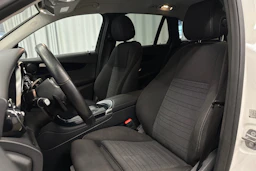 valkoinen Mercedes-Benz GLC 2021 kuva 24.