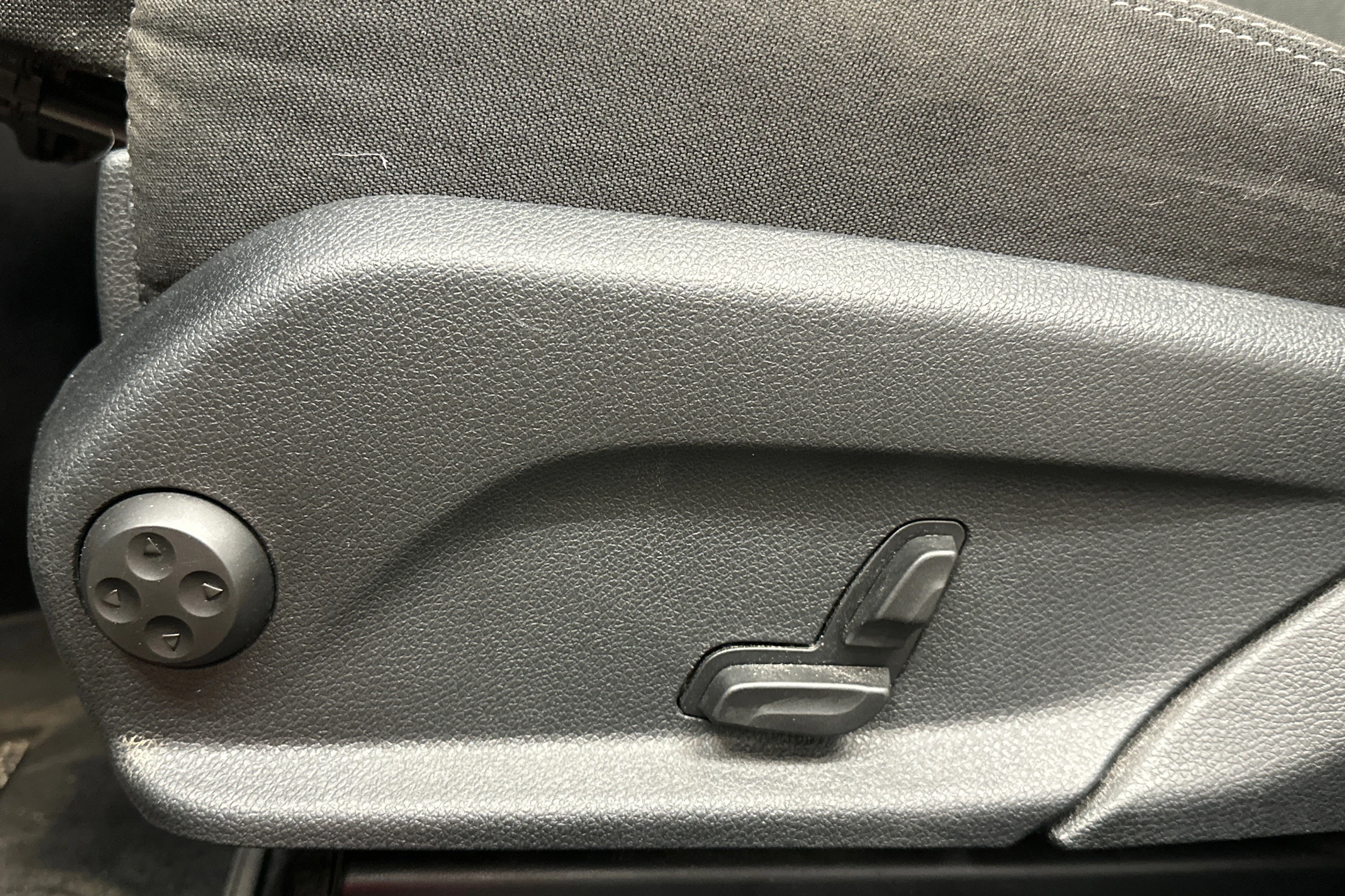 valkoinen Mercedes-Benz GLC 2021 kuva 25.