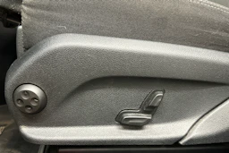 valkoinen Mercedes-Benz GLC 2021 kuva 25.