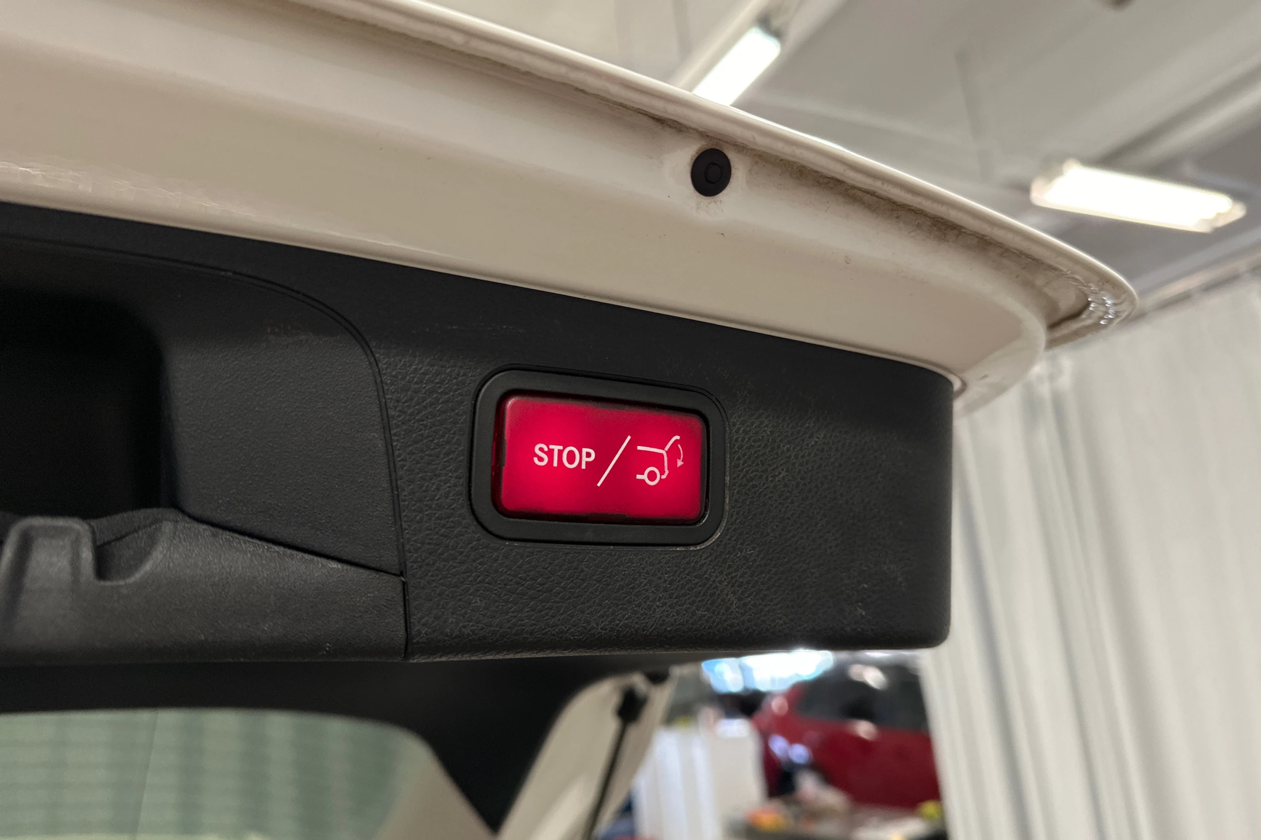 valkoinen Mercedes-Benz GLC 2021 kuva 27.