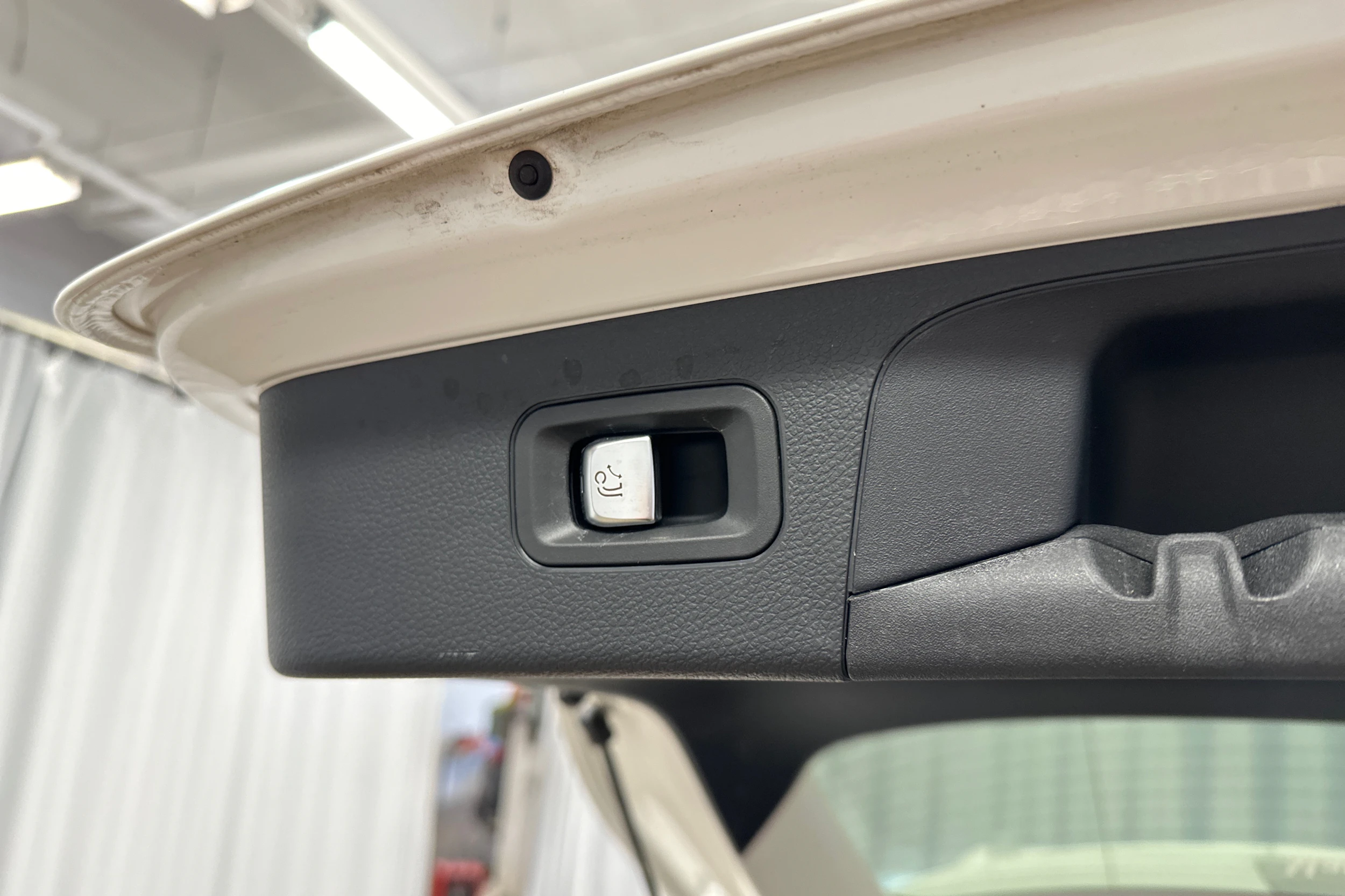 valkoinen Mercedes-Benz GLC 2021 kuva 28.