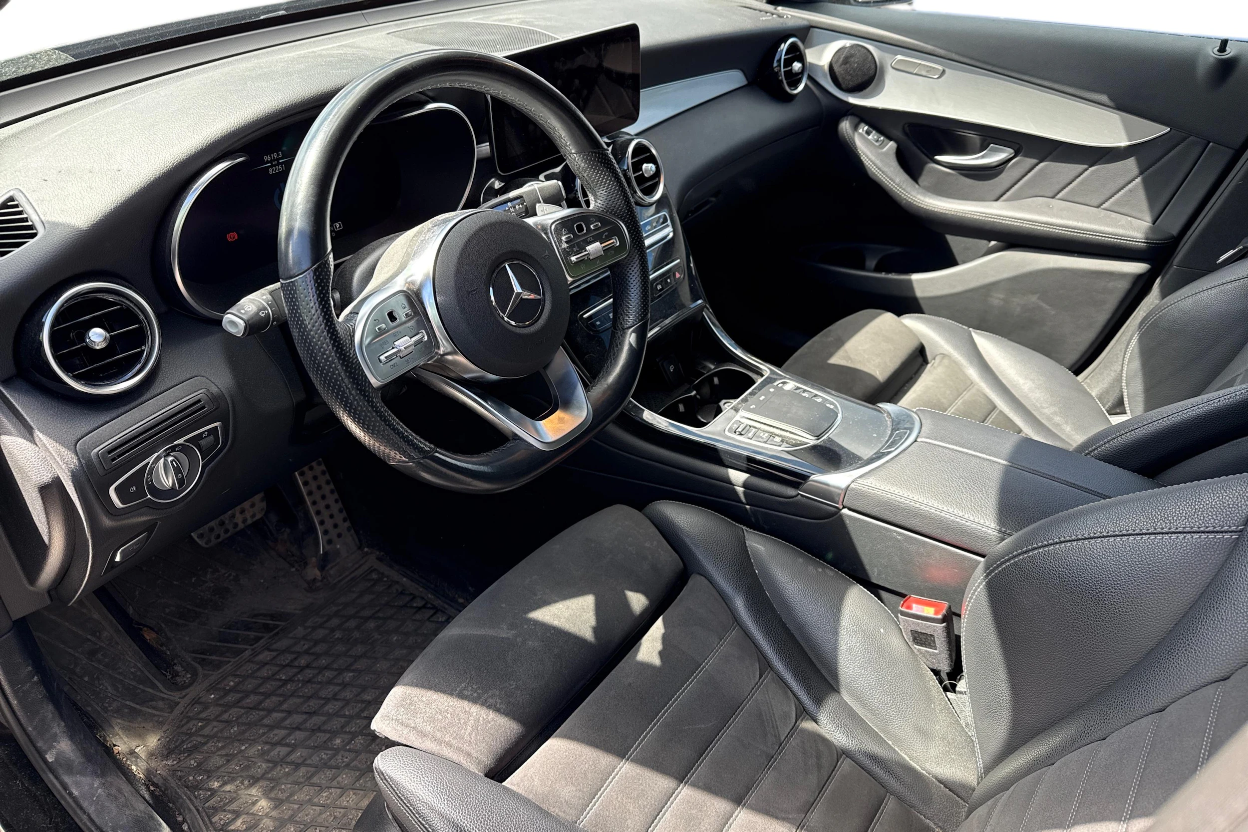 musta Mercedes-Benz GLC 2021 kuva 3.
