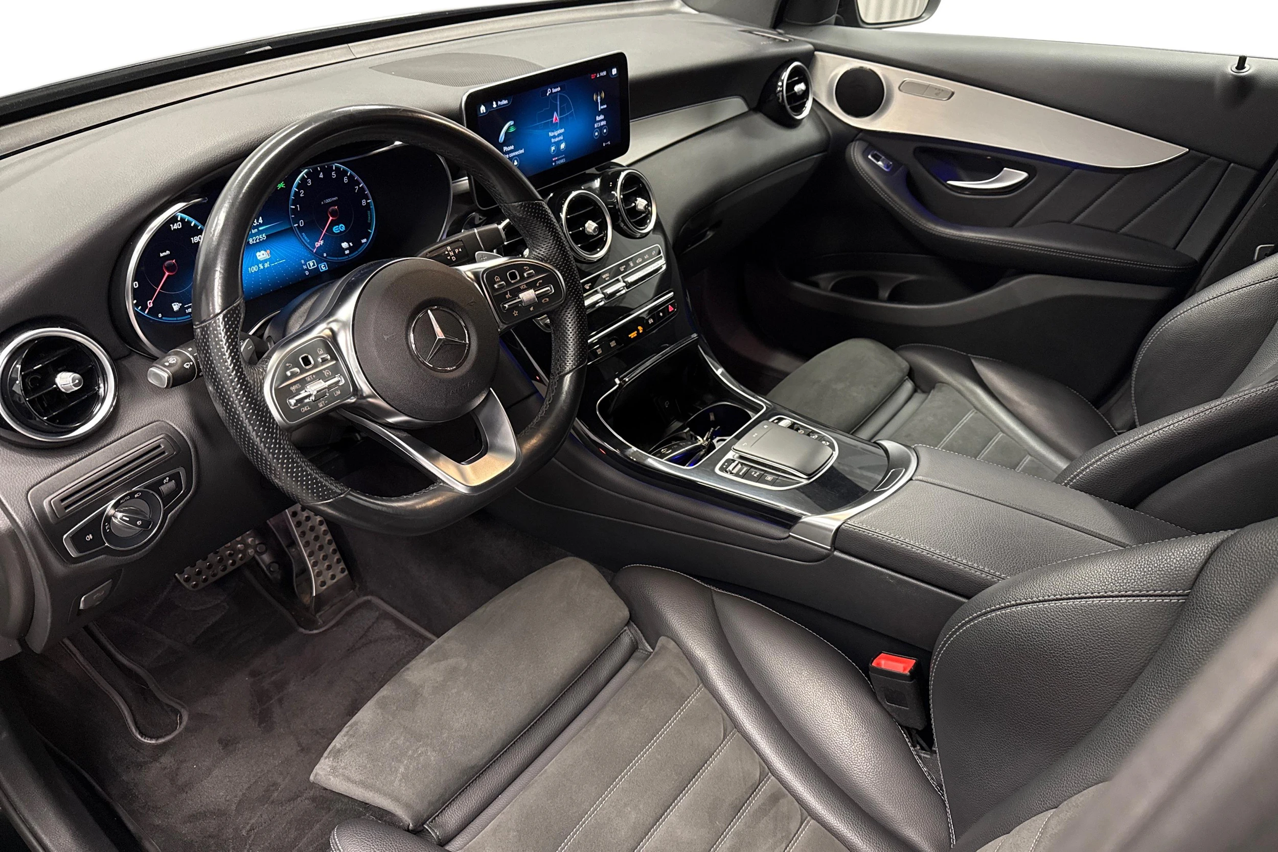 musta Mercedes-Benz GLC 2021 kuva 8.