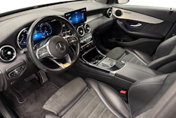 musta Mercedes-Benz GLC 2021 kuva 8.