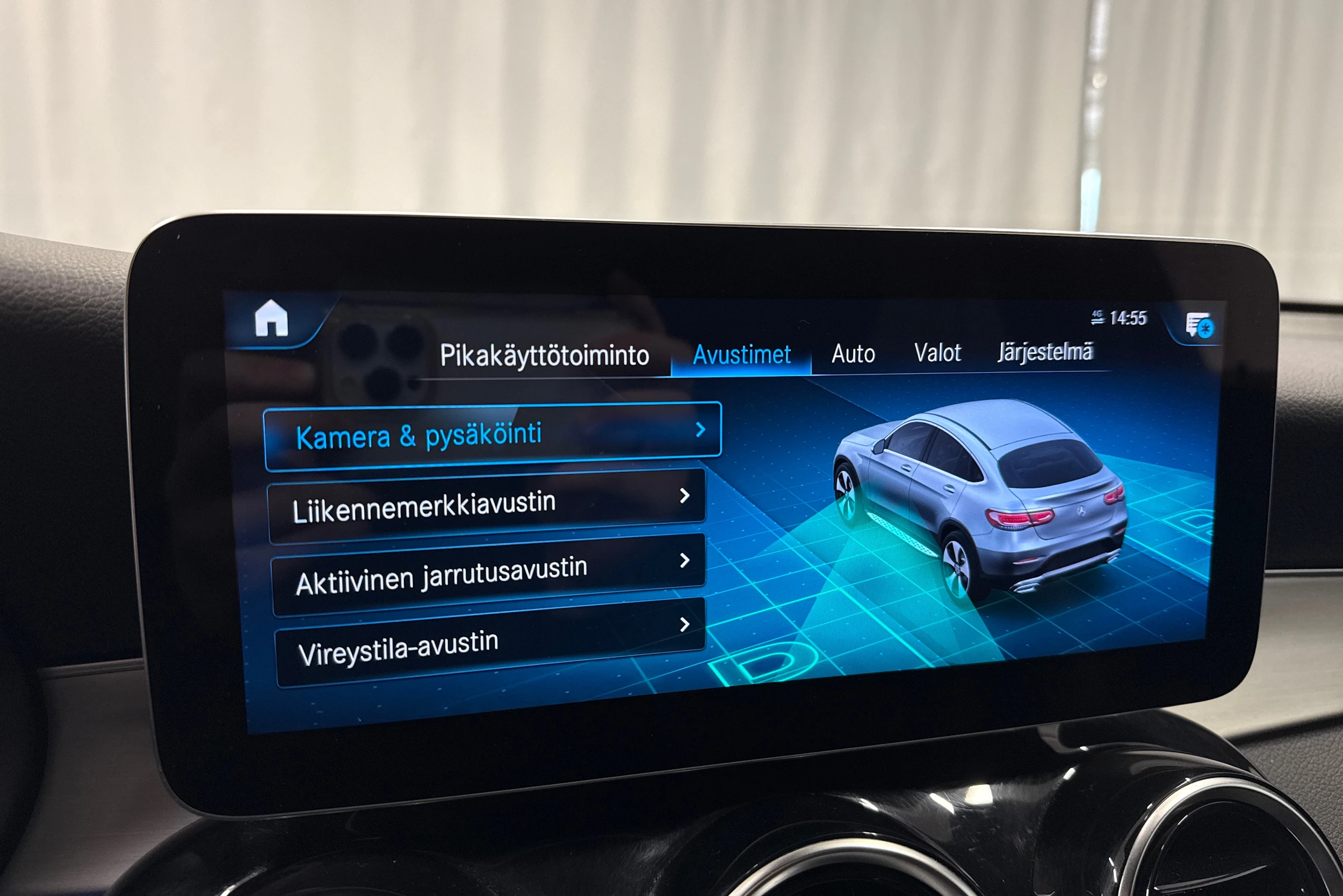 musta Mercedes-Benz GLC 2021 kuva 23.