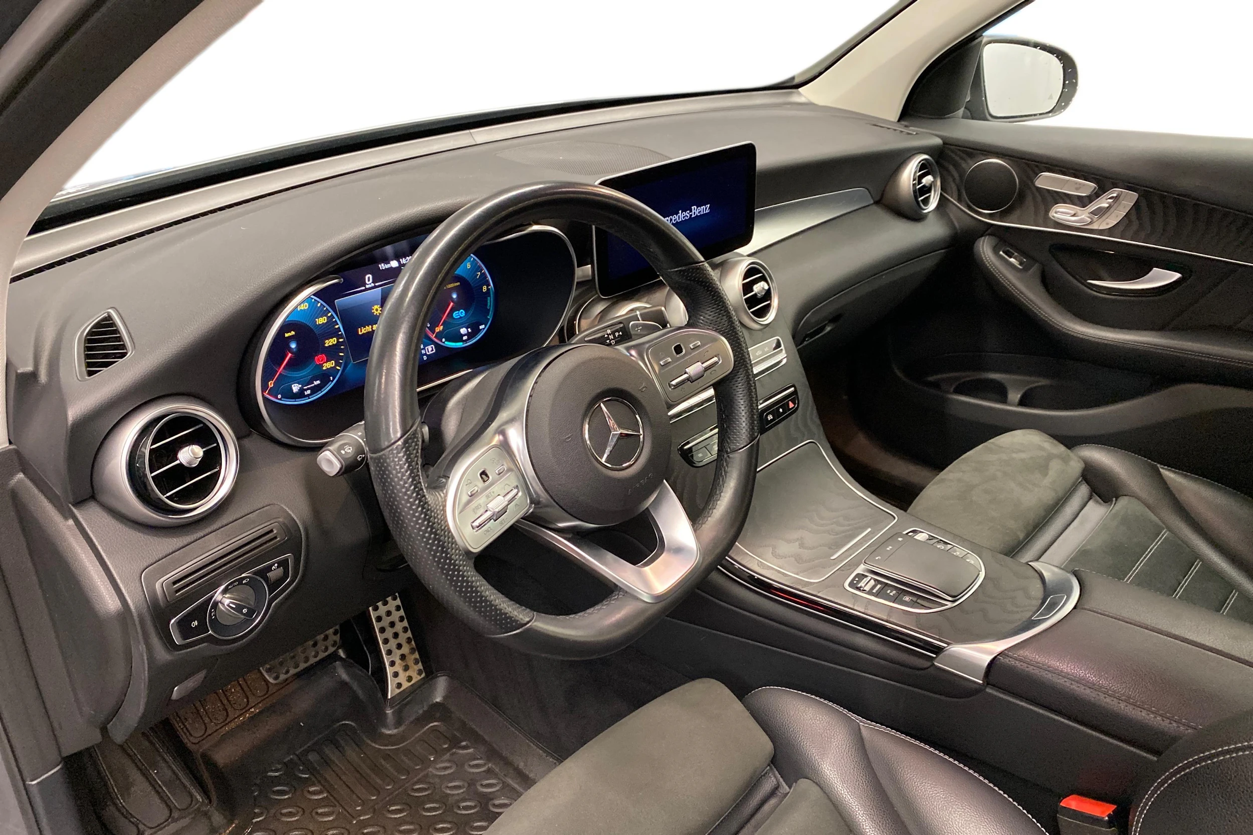 Harmaa Mercedes-Benz GLC 2021 kuva 7.