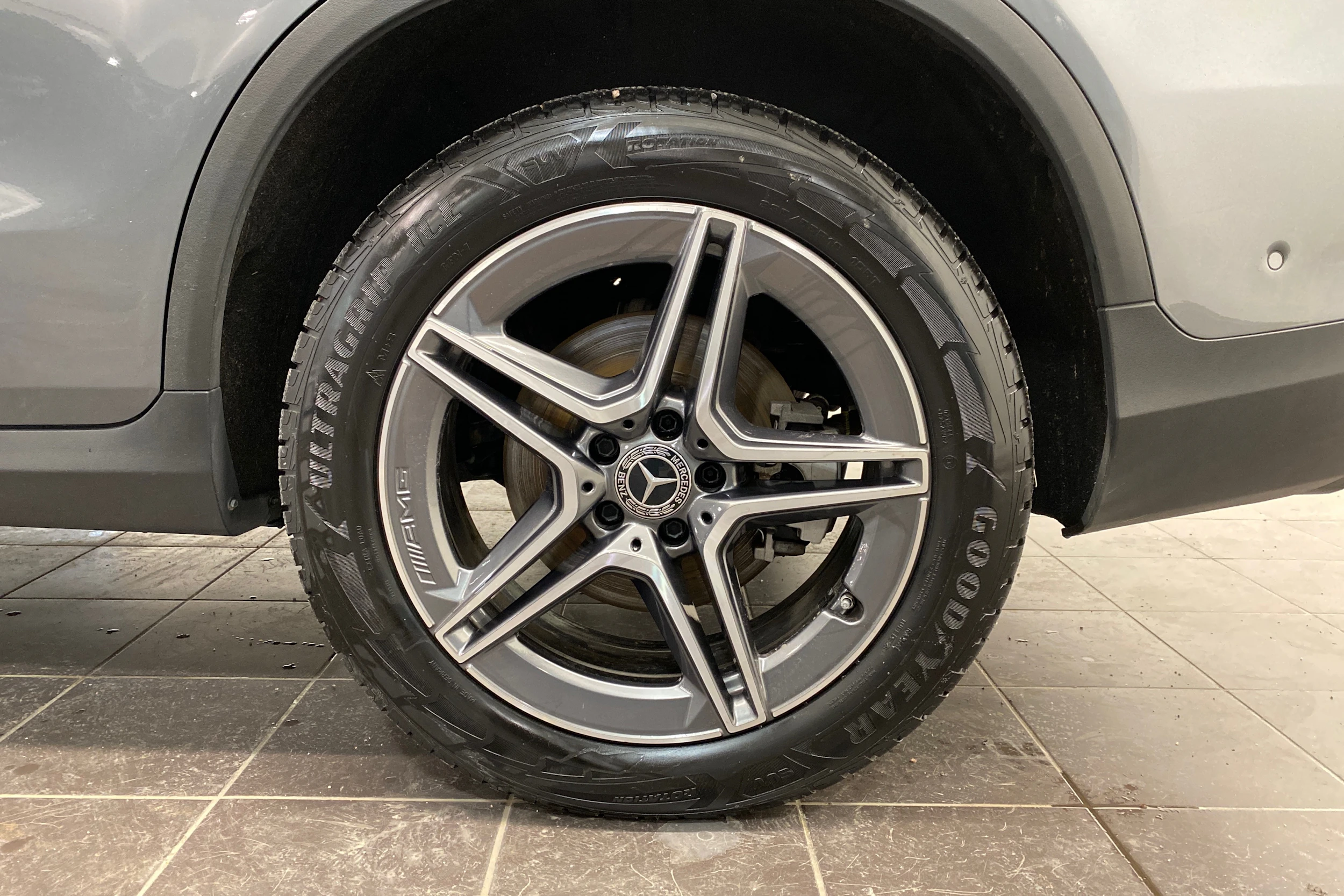 Harmaa Mercedes-Benz GLC 2021 kuva 13.