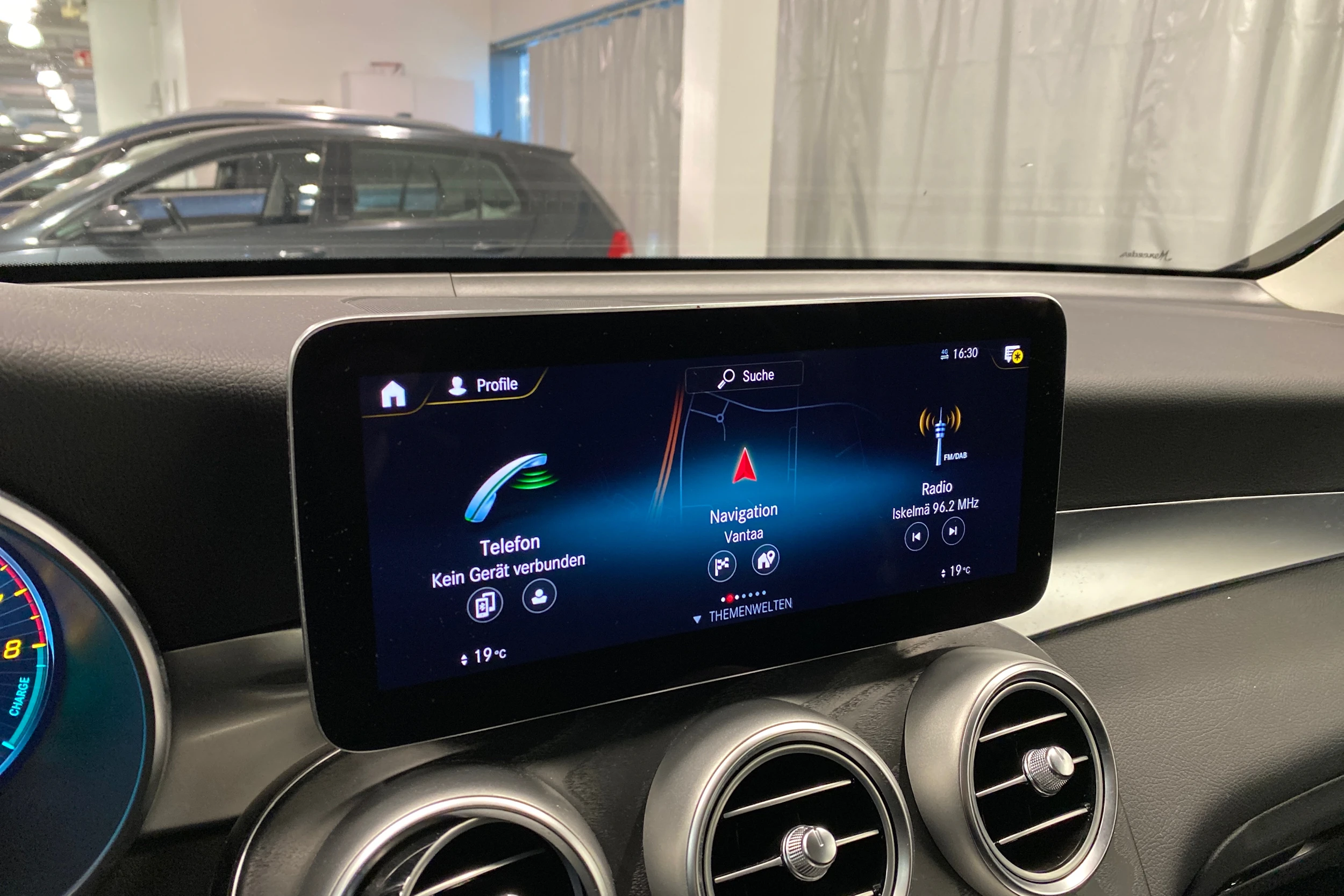 Harmaa Mercedes-Benz GLC 2021 kuva 14.