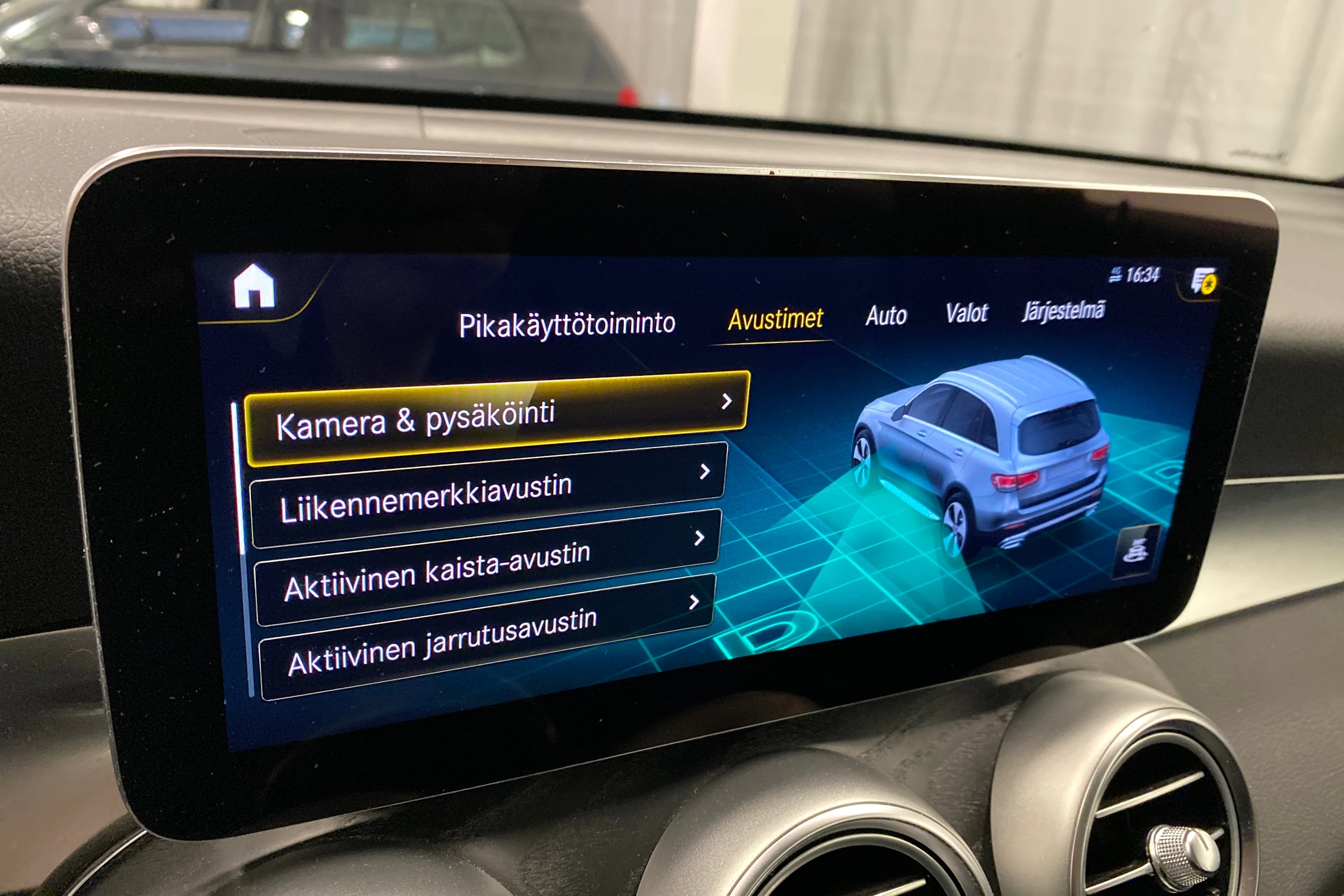 Harmaa Mercedes-Benz GLC 2021 kuva 19.