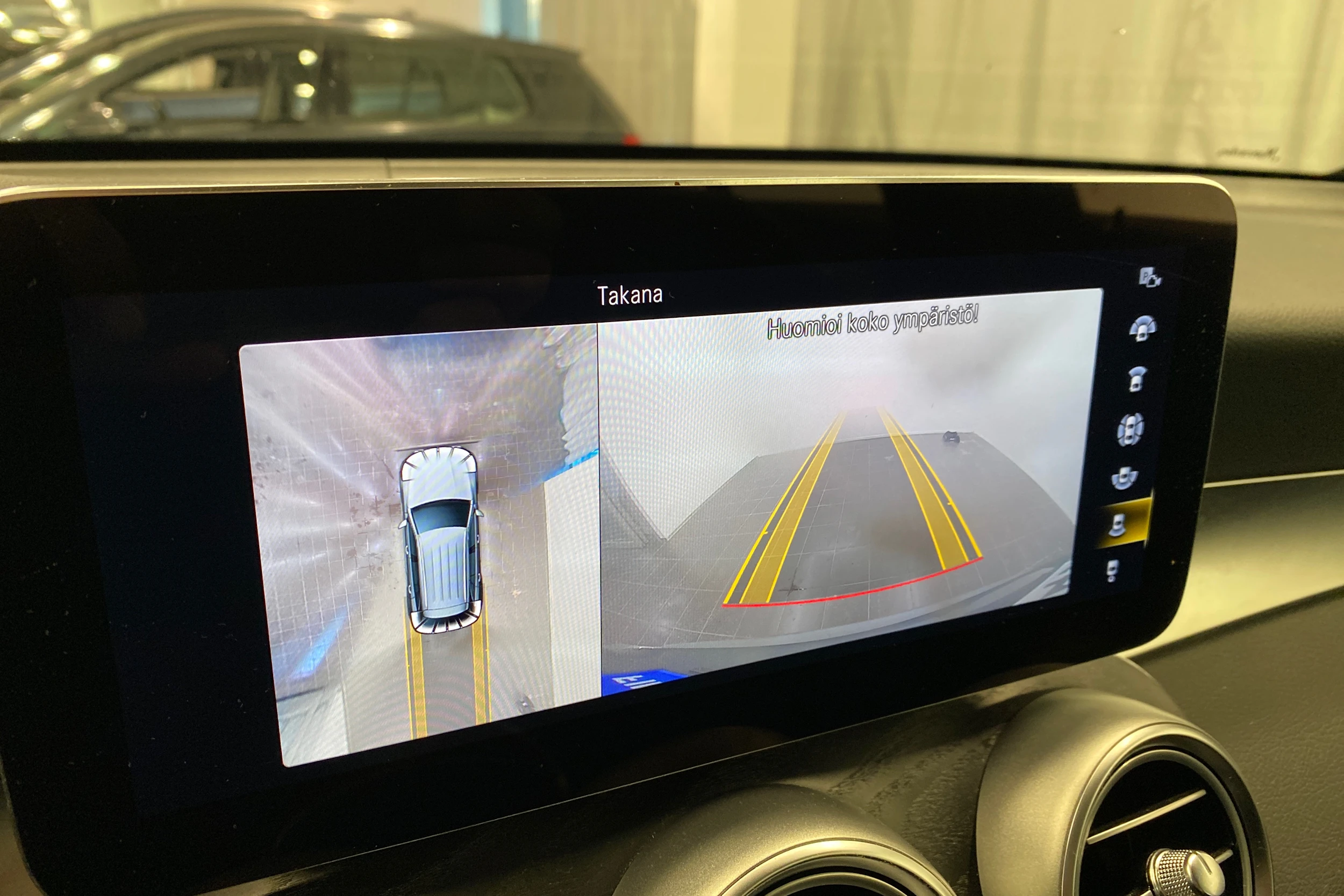 Harmaa Mercedes-Benz GLC 2021 kuva 22.