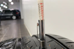 Harmaa Mercedes-Benz GLC 2021 kuva 29.