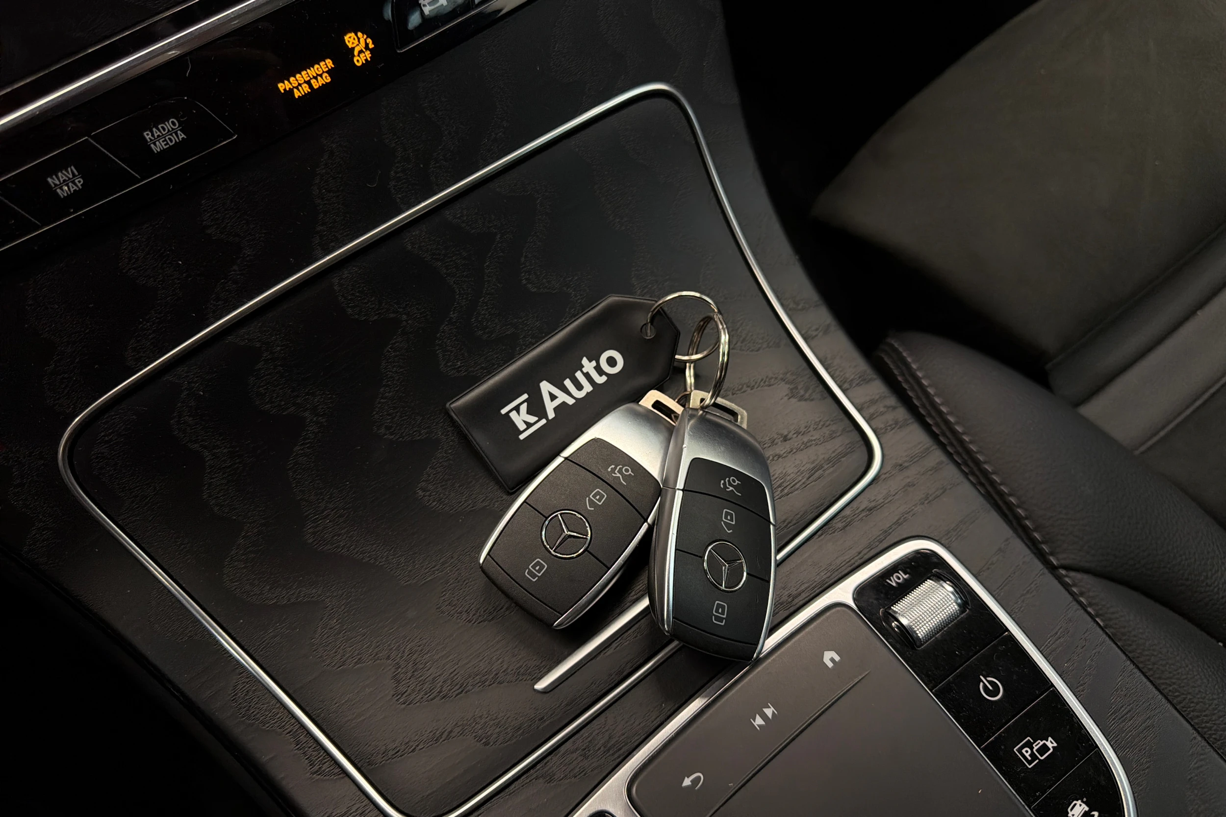 Harmaa Mercedes-Benz GLC 2021 kuva 32.