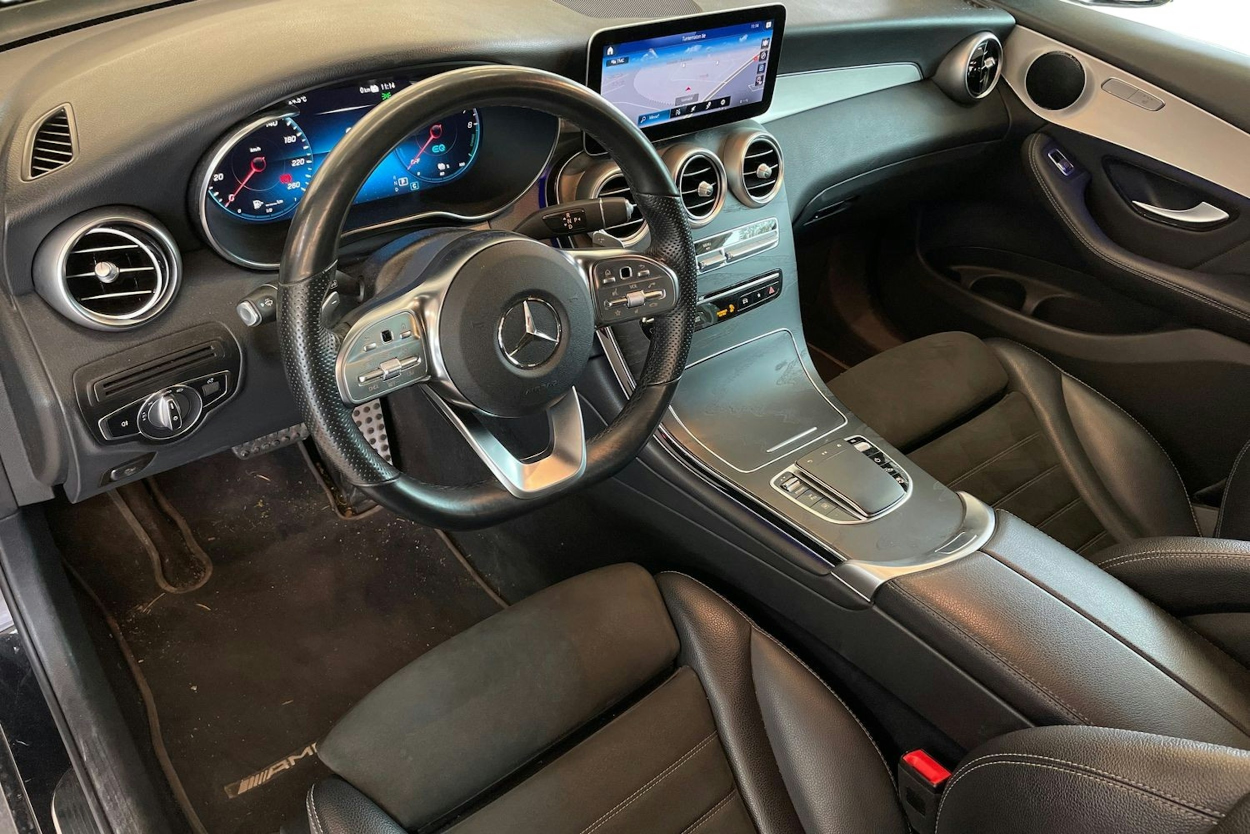 musta Mercedes-Benz GLC 2021 kuva 7.
