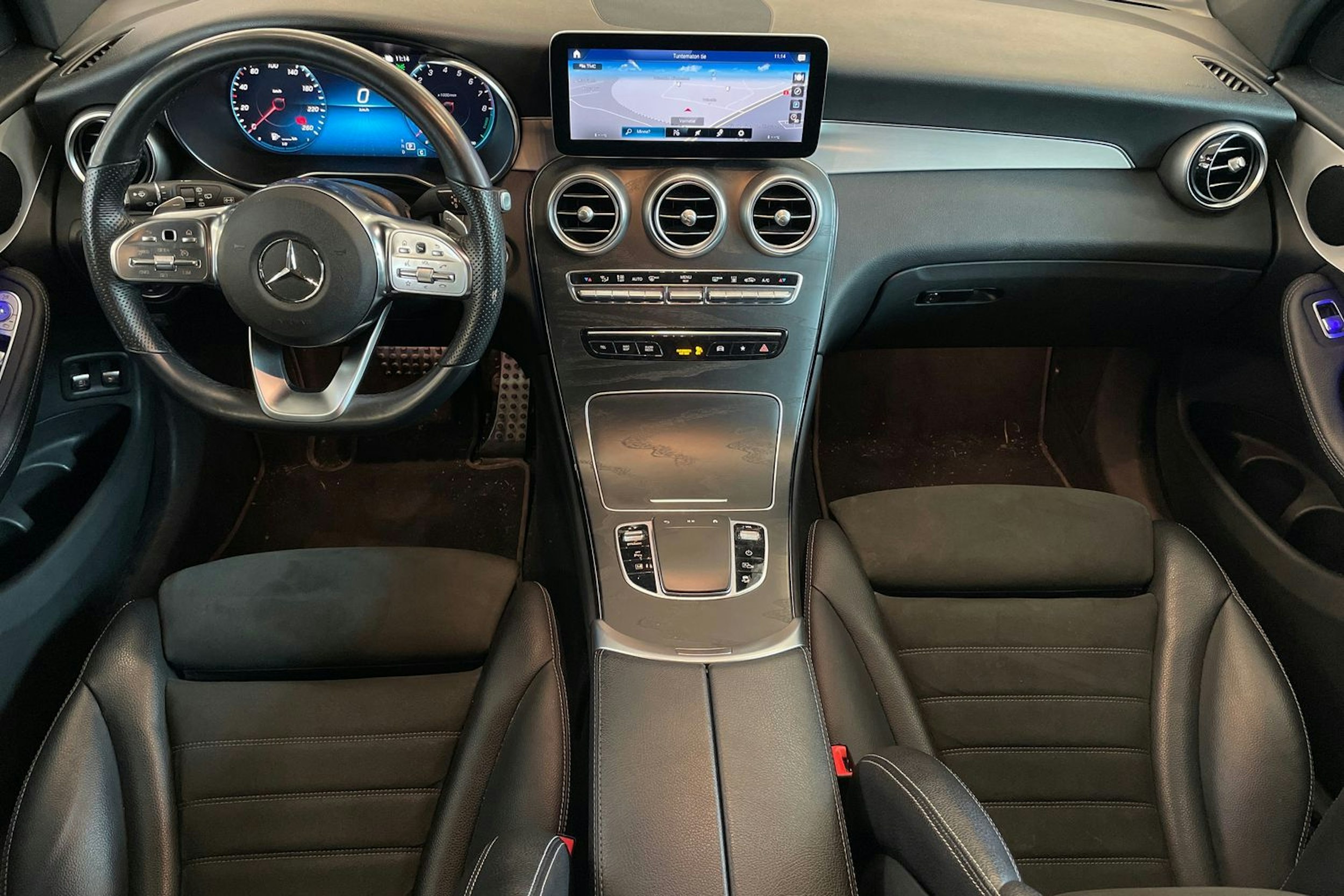 musta Mercedes-Benz GLC 2021 kuva 9.