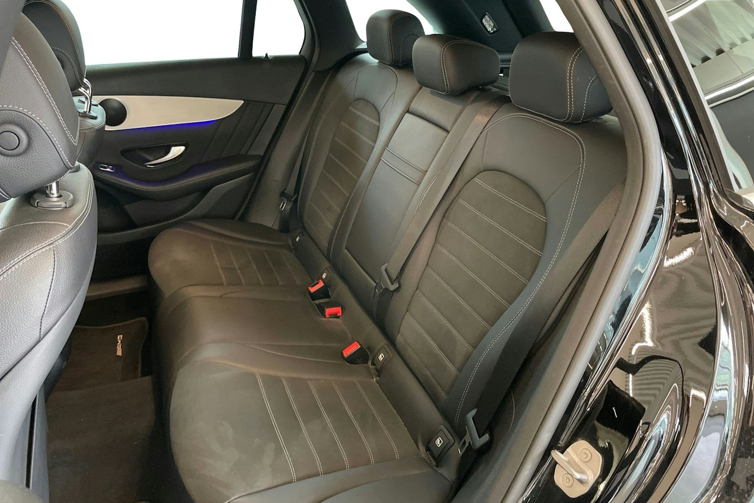 musta Mercedes-Benz GLC 2021 kuva 10.