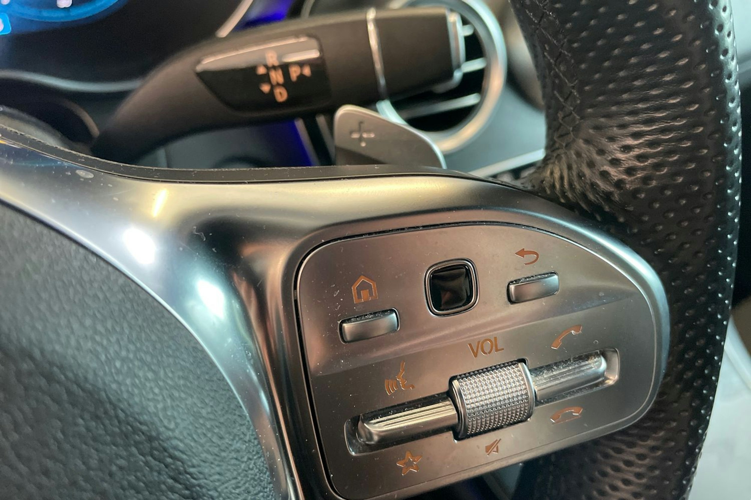 musta Mercedes-Benz GLC 2021 kuva 17.