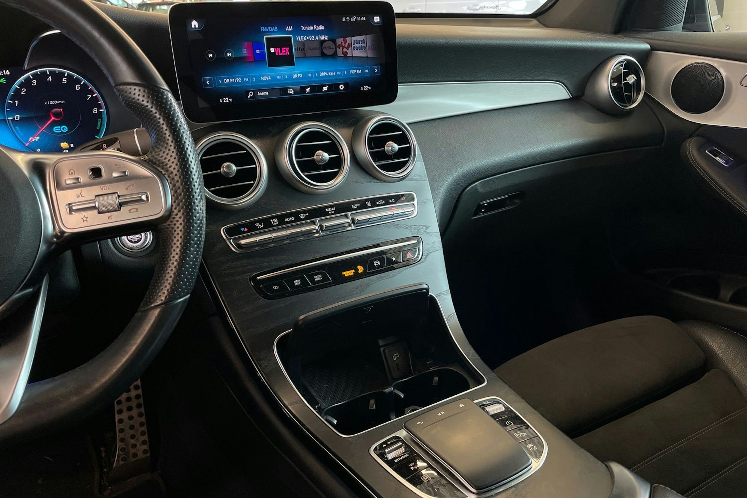 musta Mercedes-Benz GLC 2021 kuva 18.