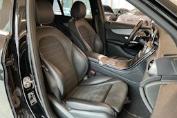 musta Mercedes-Benz GLC 2021 kuva 25.