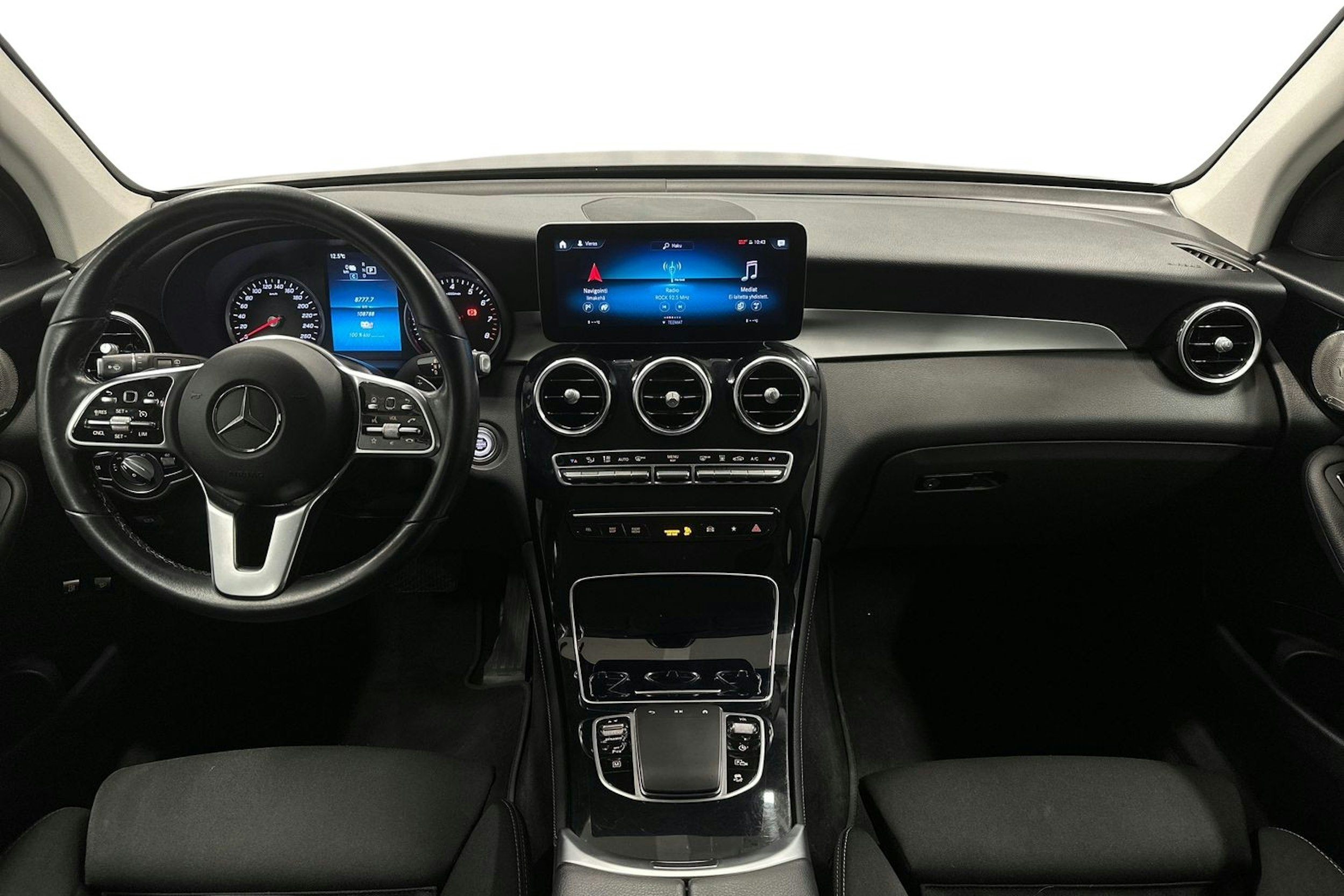 musta Mercedes-Benz GLC 2021 kuva 9.