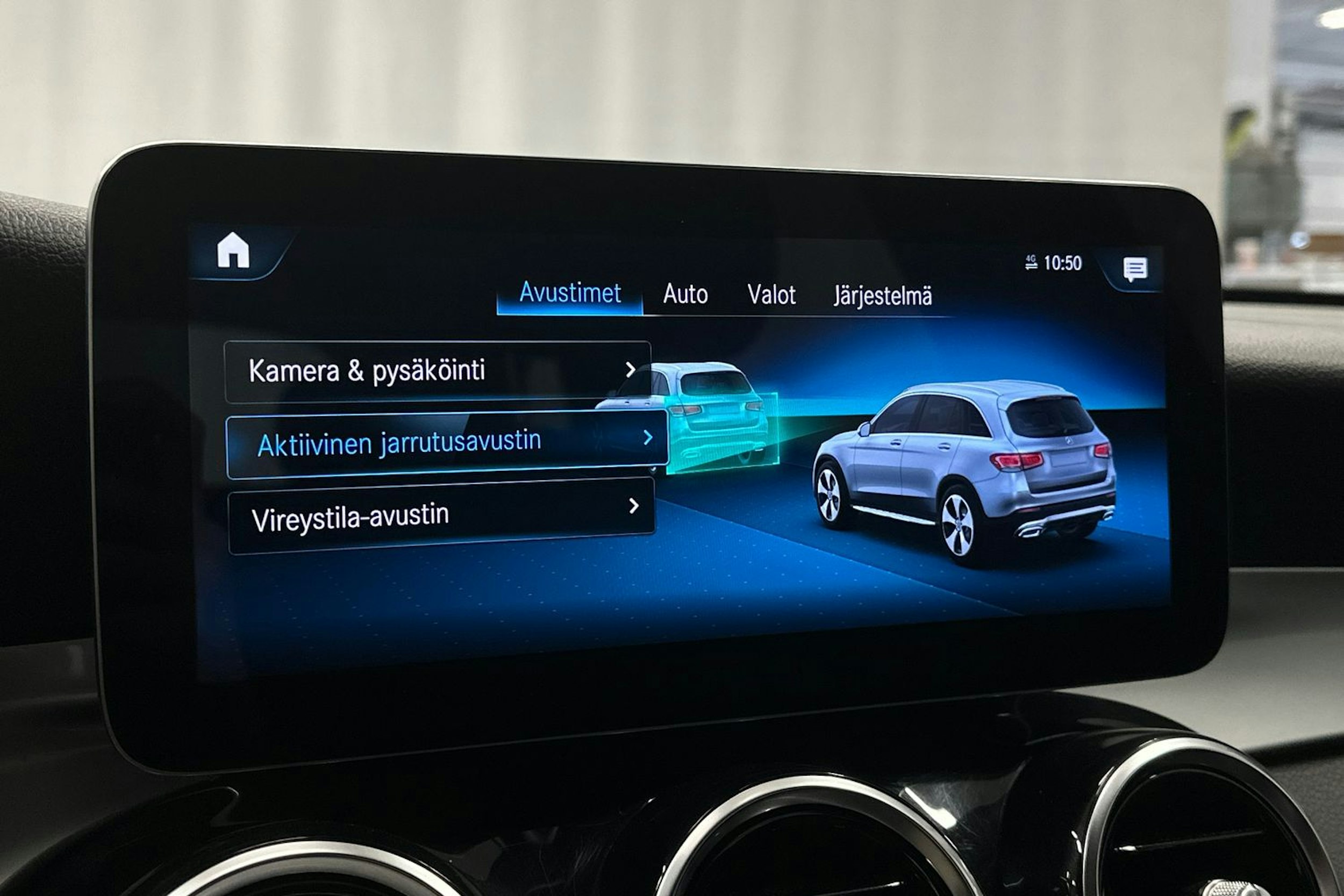 musta Mercedes-Benz GLC 2021 kuva 22.