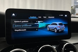 musta Mercedes-Benz GLC 2021 kuva 22.