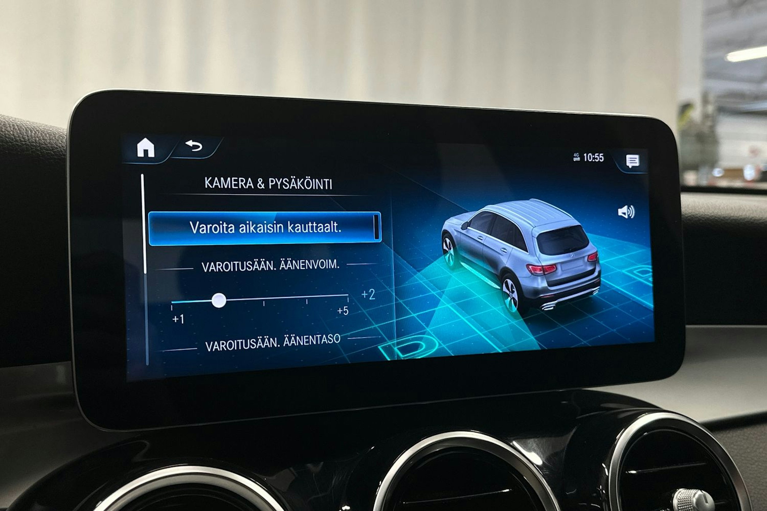 musta Mercedes-Benz GLC 2021 kuva 23.