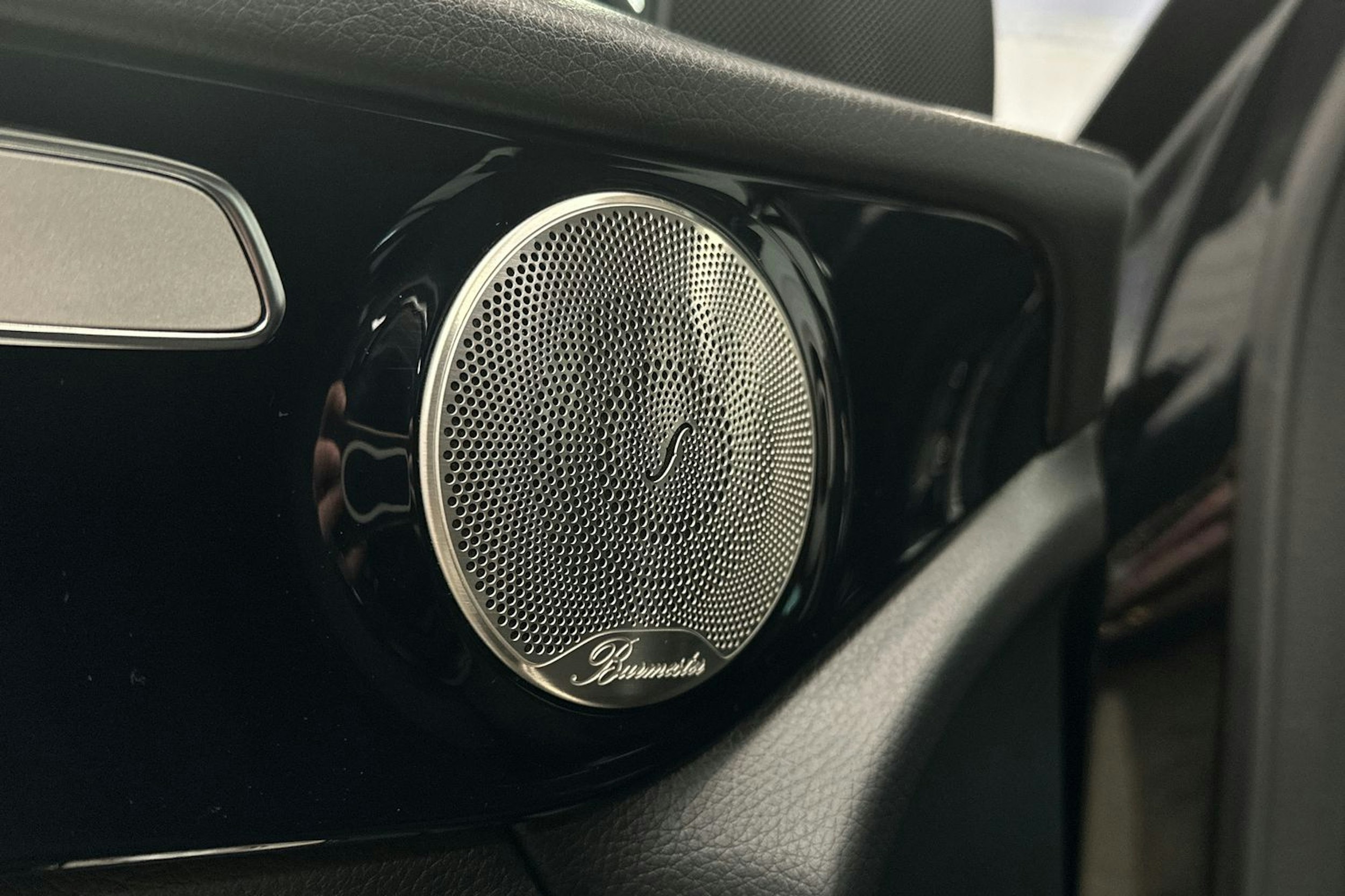 musta Mercedes-Benz GLC 2021 kuva 26.